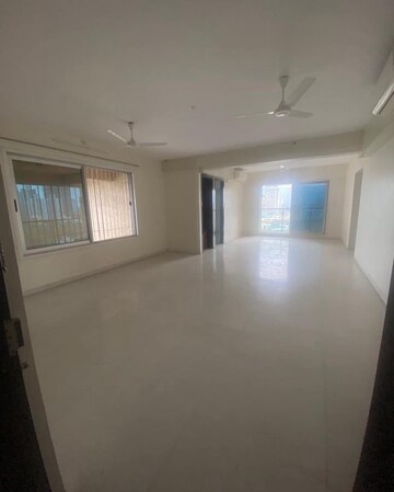 Living Room in 4 BHK Apartment at Greeshma Residency II, Eastern Express Highway – for Rent