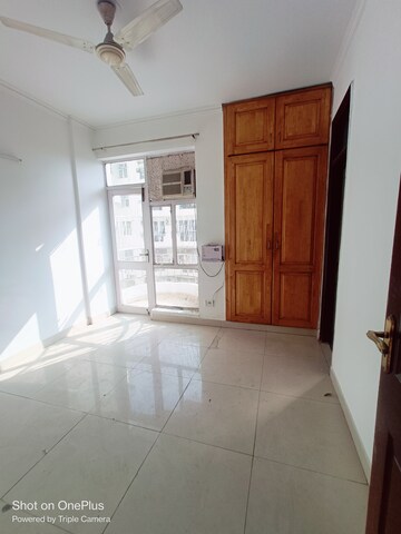 Bathroom in 2 BHK Apartment at Maple Heights, Sector 43 – for Rent