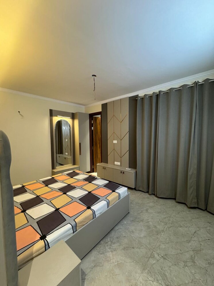 Bedroom, rajouri garden 2 Bedroom 170 Sq.Yd. Builder Floor In Rajouri Garden Delhi 9056080