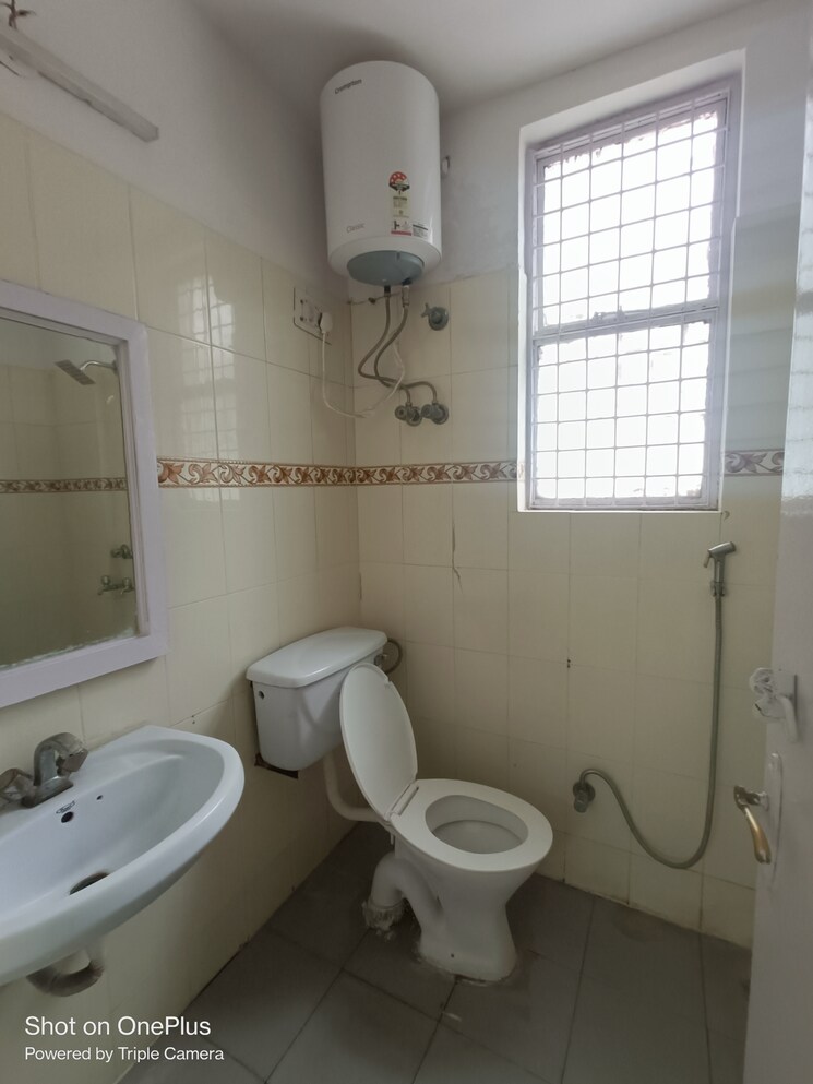 Bathroom, maple-heights 2 Bedroom 980 Sq.Ft. Apartment In Sector 43 Gurgaon 9056082