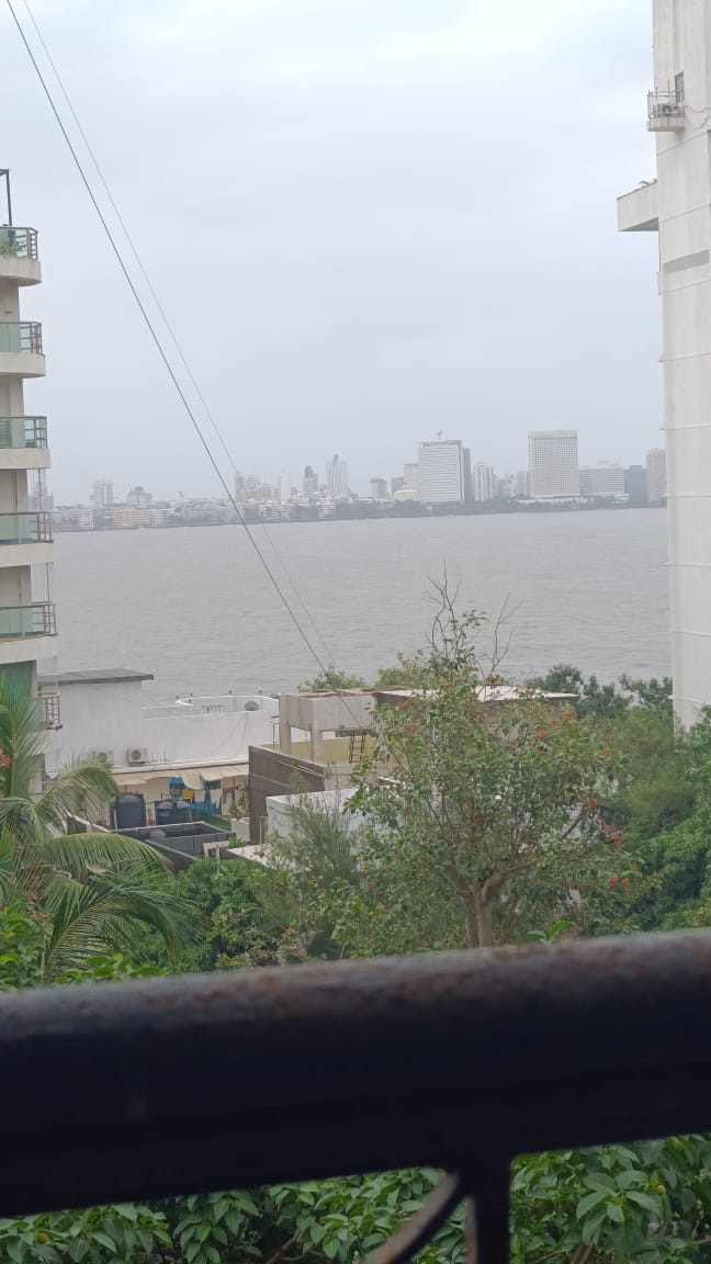 3.5 BHK + Servant Room,Extra Room 2000 Sq.Ft. Apartment in Harbour Heights