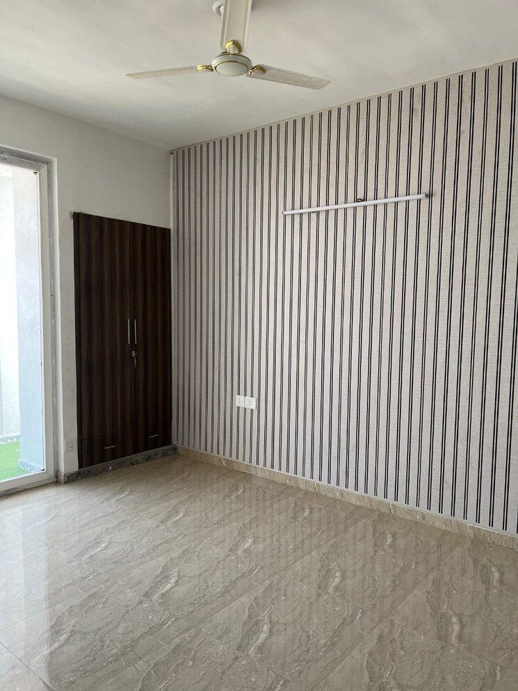 Room, slf-anushree 2 Bedroom 1250 Sq.Ft. Apartment In Sector 75 Faridabad 9056104
