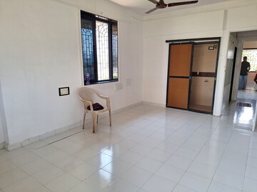 Room in 1 BHK Apartment at Dadar West – for Rent