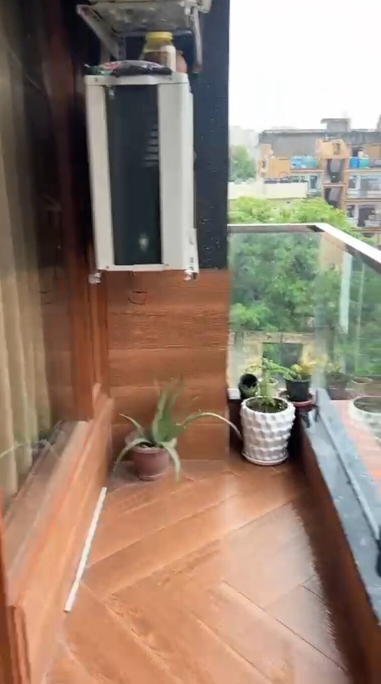 Balcony, panchsheel-greens-luxury-apartments 3 Bedroom 140 Sq.Yd. Apartment In L Zone Delhi 9056137