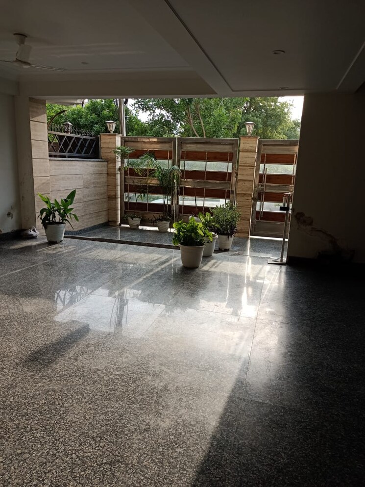  Parking, gaur-city-2-10th-avenue 2 Bedroom 1179 Sq.Ft. Apartment In Sector 16c Greater Noida Greater Noida 9056089