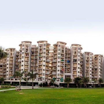 2 BHK Apartment For Rent in SLF Anushree, Sector 75