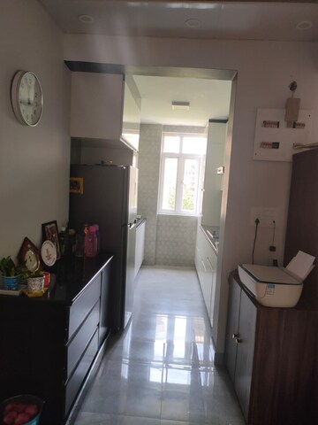 Building Lobby in 3 BHK Apartment at Maple Heights, Sector 43 – for Rent