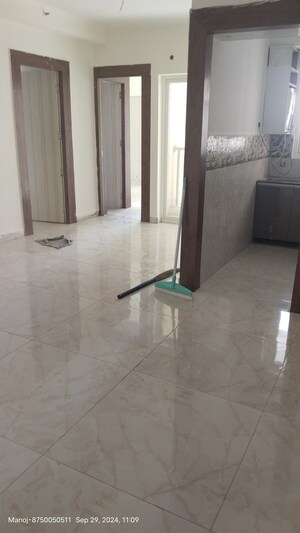 Room in 2 BHK Apartment at Gaurs Siddhartham, Siddharth Vihar – for Sale