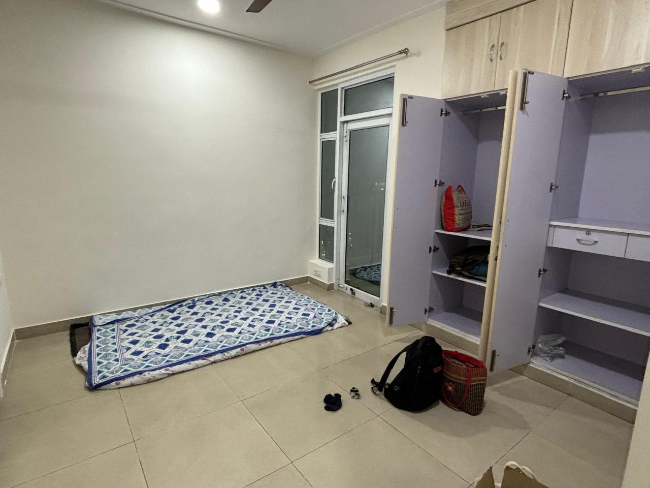 2.5 BHK + Study Room Apartment For Rent in Gaur City 2 - 12th Avenue
