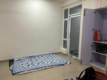 Bedroom in 2.5 BHK Apartment at Gaur City 2 - 12th Avenue, Sector 16c Greater Noida – for Rent