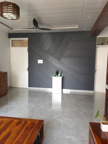 Room in 3 BHK Apartment at Maple Heights, Sector 43 – for Rent
