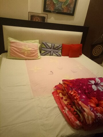 Bedroom in 3 BHK Apartment at Maple Heights, Sector 43 – for Rent
