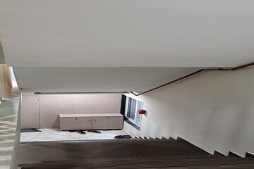 Furnished Amenities in 2 BHK Apartment at Santacruz West – for Rent