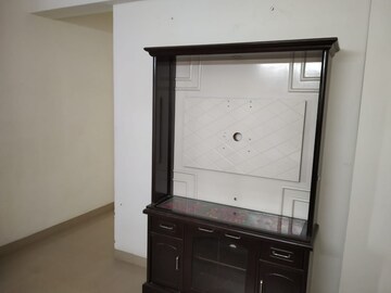 Furnished Amenities in 2.5 BHK Apartment at Puri Pratham, Sector 84 – for Rent