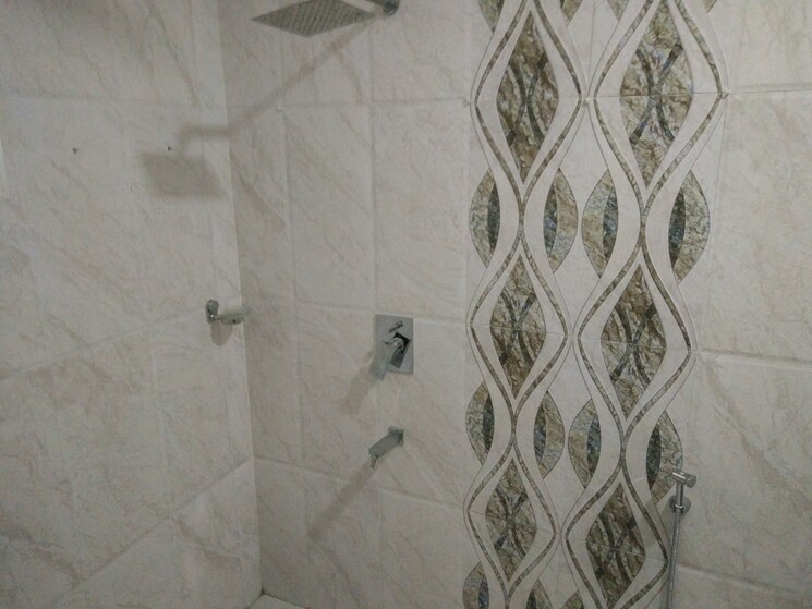 Bathroom, rajouri garden 2 Bedroom 162 Sq.Yd. Builder Floor In Rajouri Garden Delhi 9056237