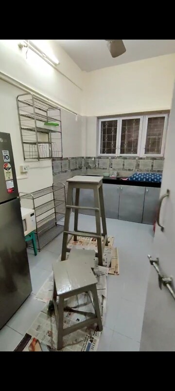 Team Area in 2 BHK Apartment at Ashiana Apartment Bandra, Bandra West – for Rent