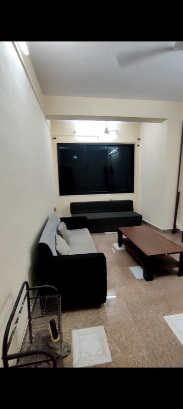 Team Area in 2 BHK Apartment at Ashiana Apartment Bandra, Bandra West – for Rent