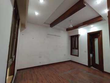Room in 3 BHK Builder Floor at Boutique Residential Apartments A-17 A, New Friends Colony – for Rent