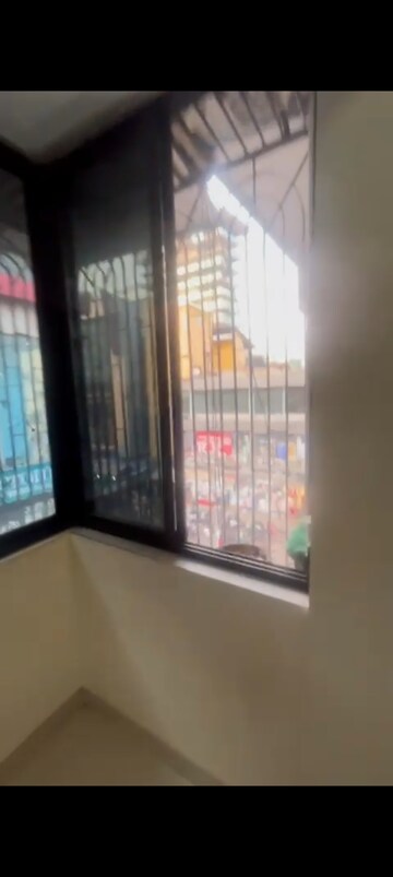 Room in 3 BHK Apartment at Bandra West – for Rent