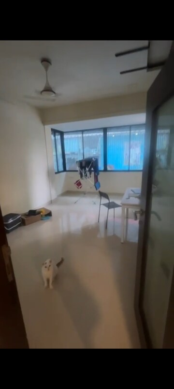 Room in 3 BHK Apartment at Bandra West – for Rent