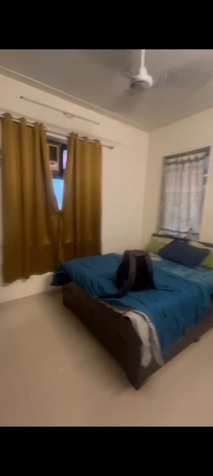 Room, bandra west 3 Bedroom 900 Sq.Ft. Apartment In Bandra West Mumbai 9056328