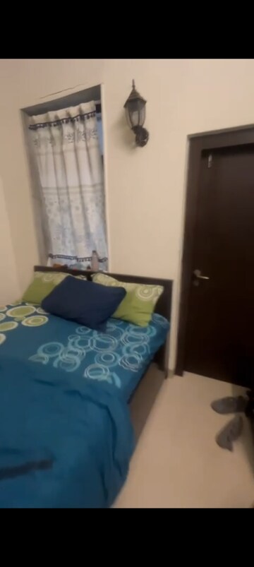 Bedroom in 3 BHK Apartment at Bandra West – for Rent