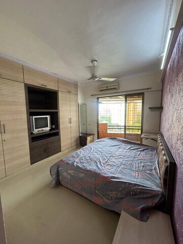 Bedroom in 2.5 BHK Apartment at Rutu Towers, Ghodbunder Road – for Rent