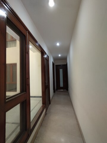 Building Lobby in 4 BHK Builder Floor at DDA Flats Taimoor Enclave, New Friends Colony – for Rent