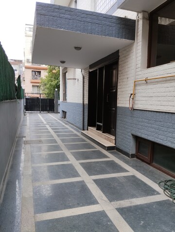 Balcony in 4 BHK Builder Floor at DDA Flats Taimoor Enclave, New Friends Colony – for Rent