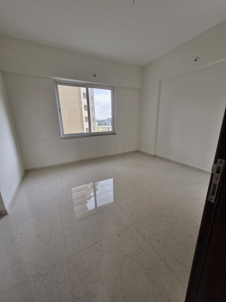 Room, vertical-alcinia 3 Bedroom 1400 Sq.Ft. Apartment In Mohammadwadi Pune 9056409