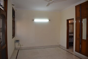 3 BHK Builder Floor For Rent in East of Kailash Block-B RWA, East Of Kailash