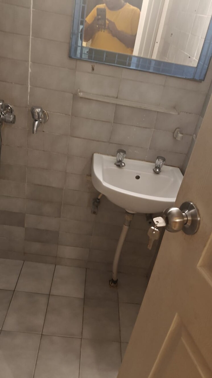 Bathroom, navsonarbala-annexe 2.5 Bedroom 1200 Sq.Ft. Apartment In Bandra West Mumbai 9056393