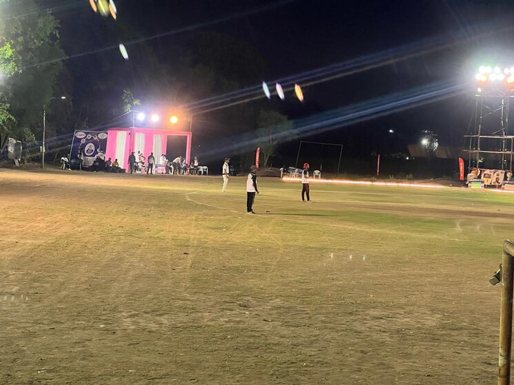  Parking, amanora-adreno-towers 2 Bedroom 808 Sq.Ft. Apartment In Hadapsar Pune 9056432