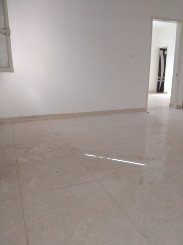 Room in 3 BHK Apartment at DDA Rosewood Apartments, Vasant Kunj – for Rent