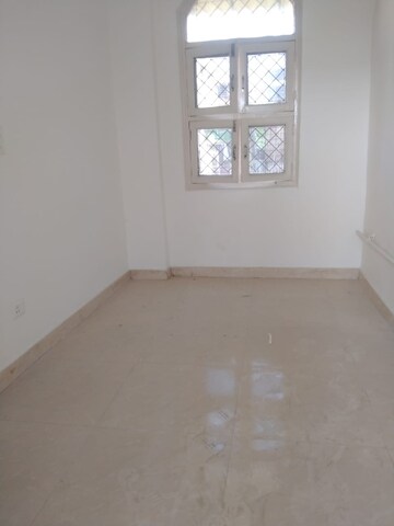 Room in 3 BHK Apartment at DDA Rosewood Apartments, Vasant Kunj – for Rent