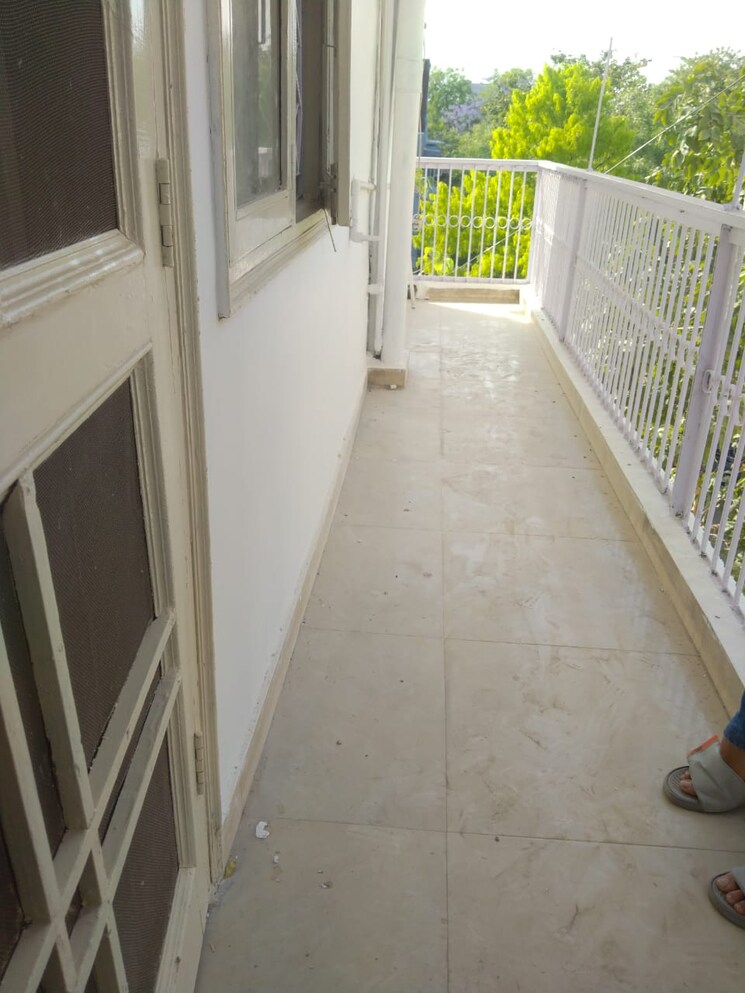 Balcony, dda-rosewood-apartments 3 Bedroom 1500 Sq.Ft. Apartment In Vasant Kunj Delhi 9056437