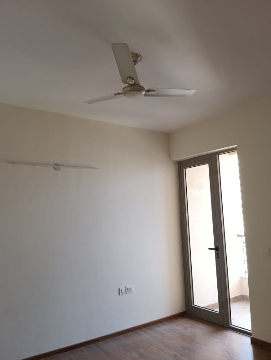 2 BHK Apartment For Rent in Paras Dews