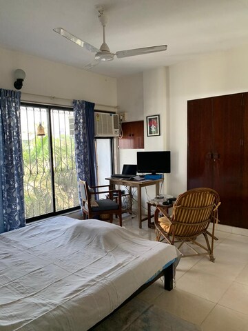 Bedroom in 3 BHK Apartment at Orchid Glade, Santacruz West – for Sale
