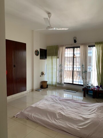 Bedroom in 3 BHK Apartment at Orchid Glade, Santacruz West – for Sale