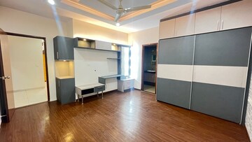 Room in 3 BHK Builder Floor at Hsr Layout – for Rent