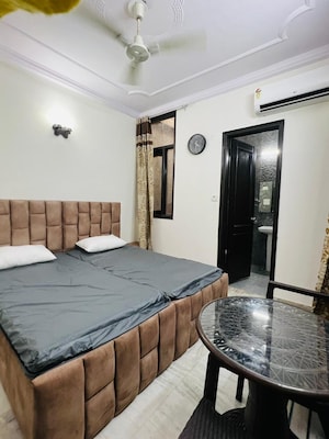 6 BHK Independent House For Sale in Adarsh Nagar