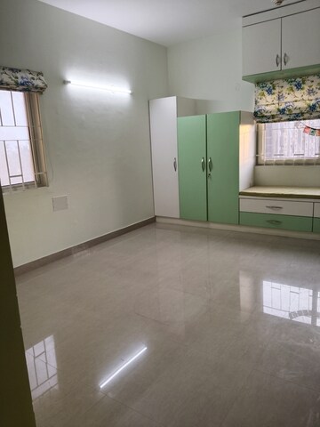 Room in 3 BHK Apartment at Salarpuria Gold Summit, Hennur – for Rent