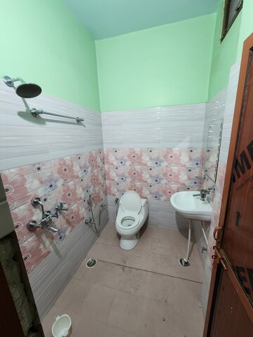 Bathroom in 5 BHK Independent House at Susuwahi – for Rent