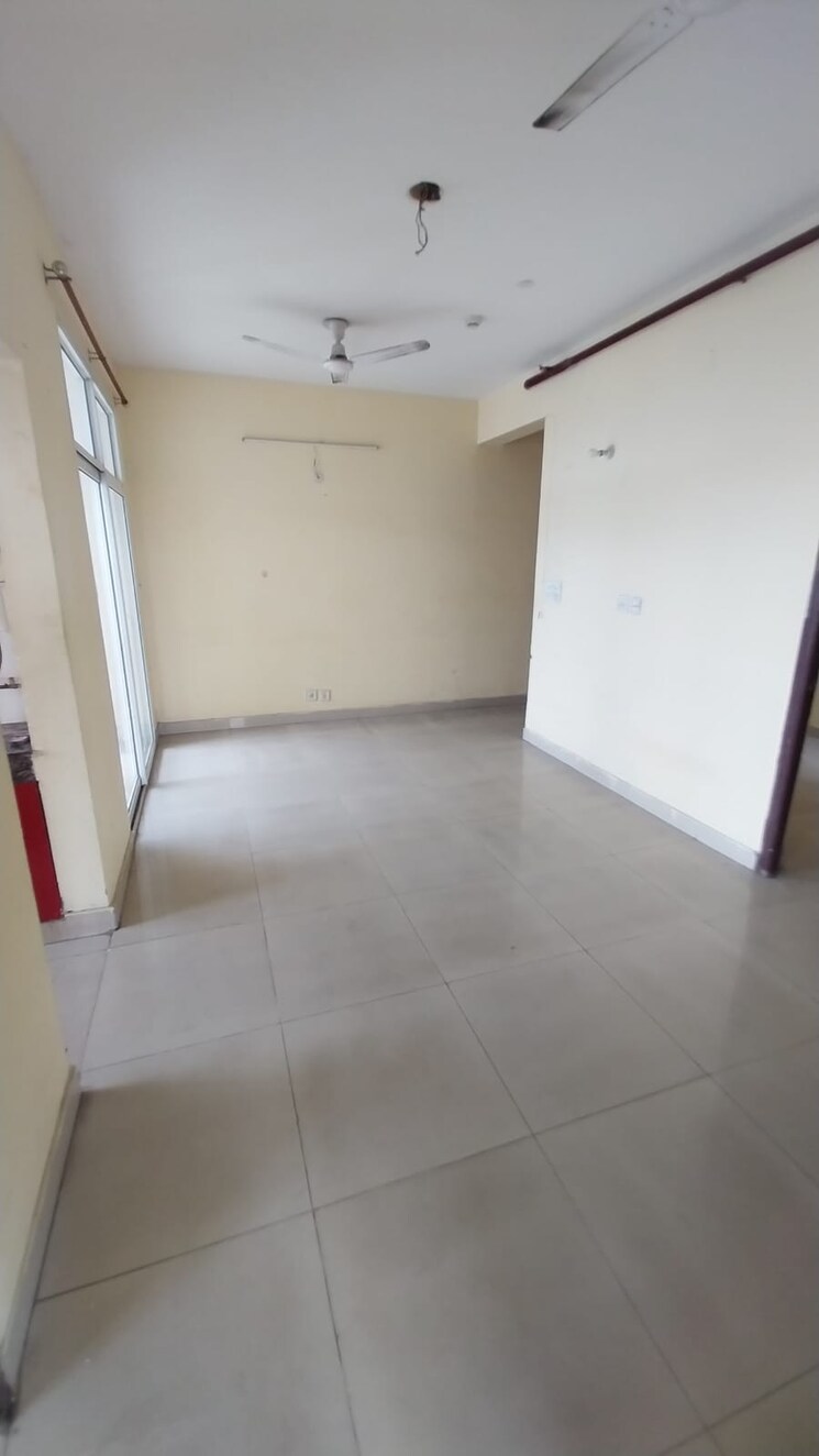 Bathroom, mahagun-mahagunpuram 2 Bedroom 1045 Sq.Ft. Apartment In Shastri Nagar Ghaziabad 9056579