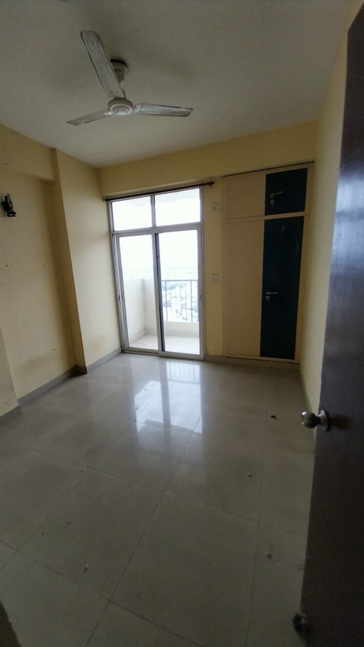 Room, mahagun-mahagunpuram 2 Bedroom 1045 Sq.Ft. Apartment In Shastri Nagar Ghaziabad 9056579