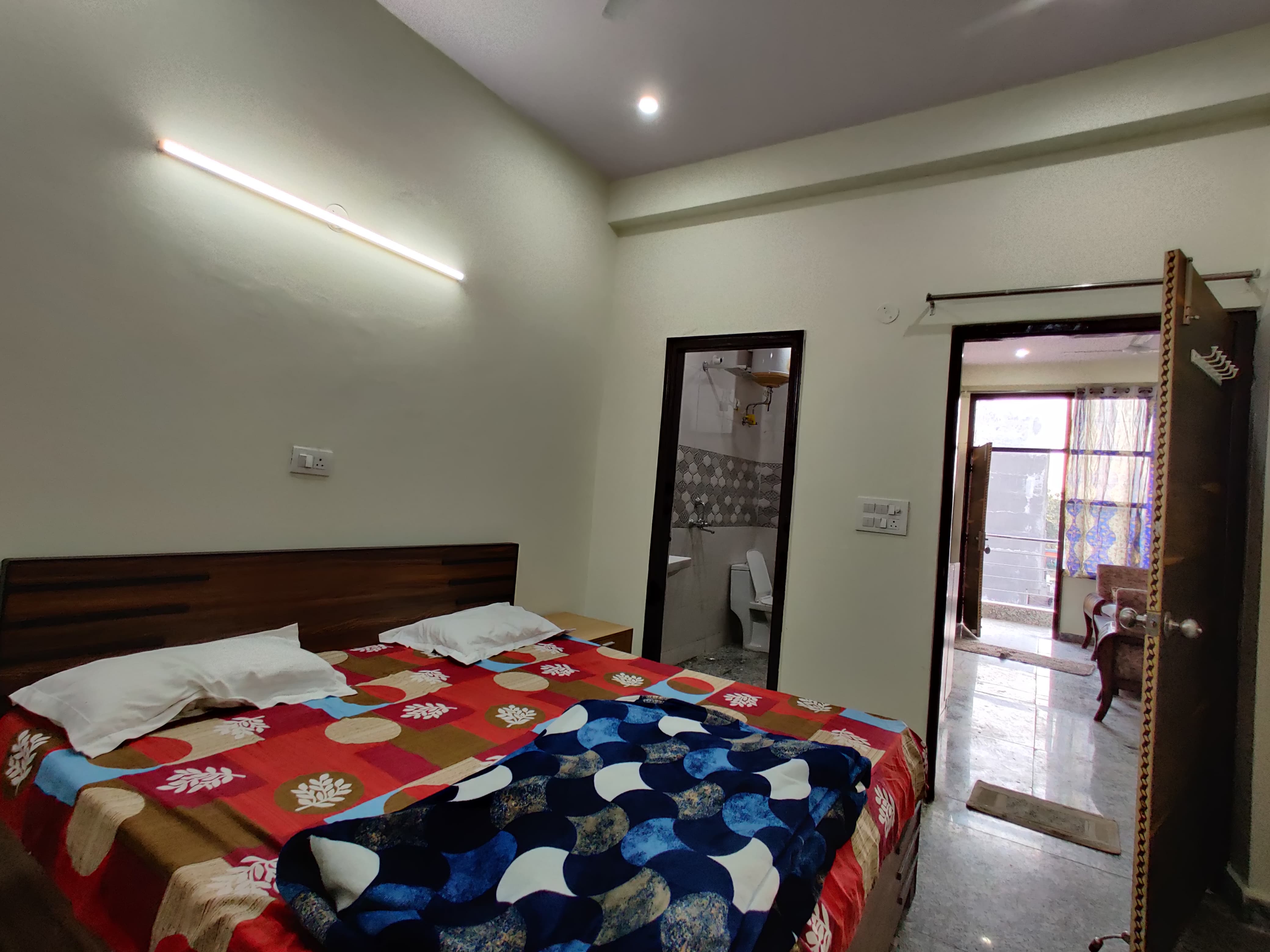2 BHK Apartment For Rent in Gaur City 2 - 14th Avenue