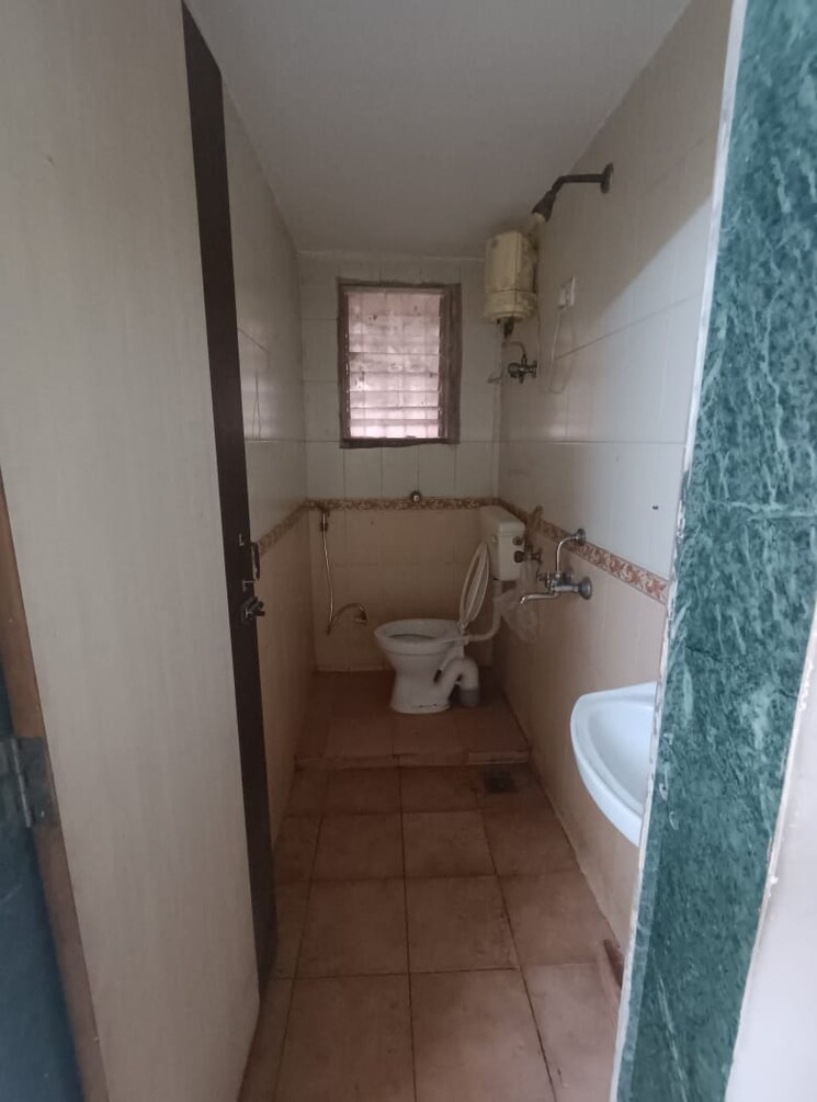 Bathroom, kopar khairane 2 Bedroom 750 Sq.Ft. Apartment In Kopar Khairane Navi Mumbai 9056593