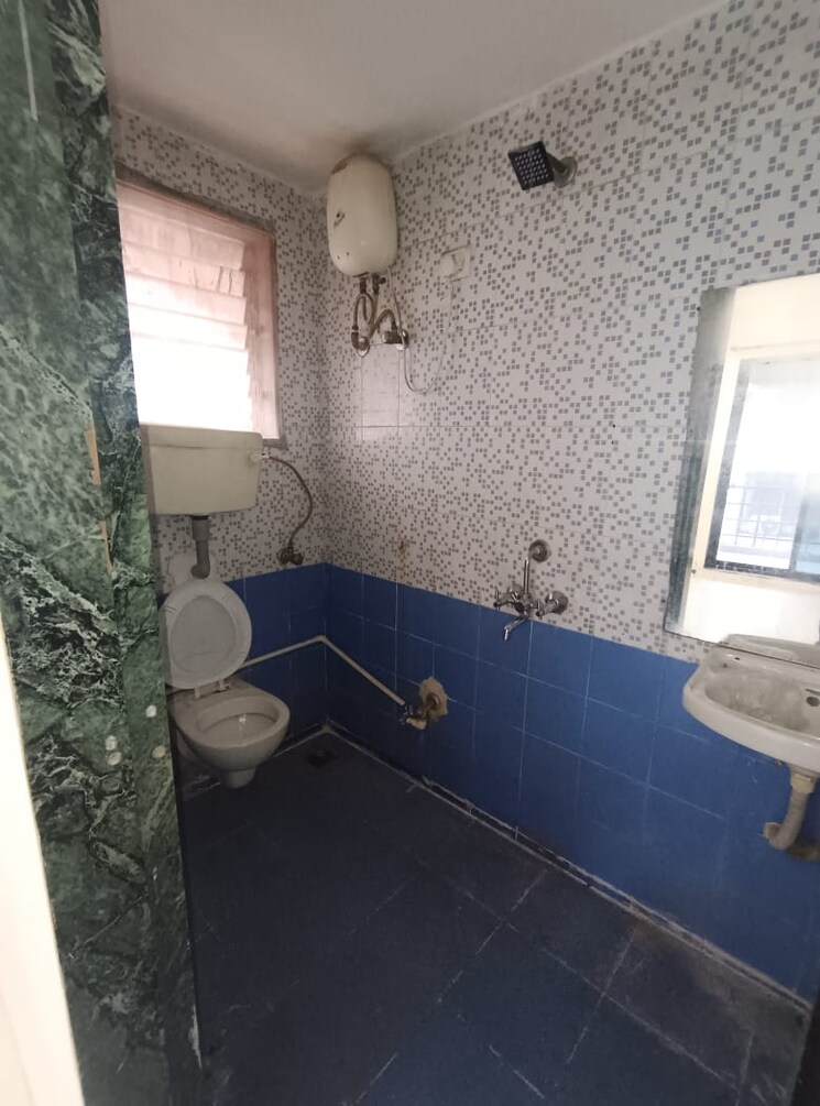 Bathroom, kopar khairane 2 Bedroom 750 Sq.Ft. Apartment In Kopar Khairane Navi Mumbai 9056593