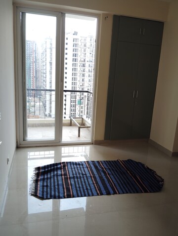 Bedroom in 3 BHK Apartment at Amrapali Dream Valley, Tech Zone 4 Greater Noida – for Rent