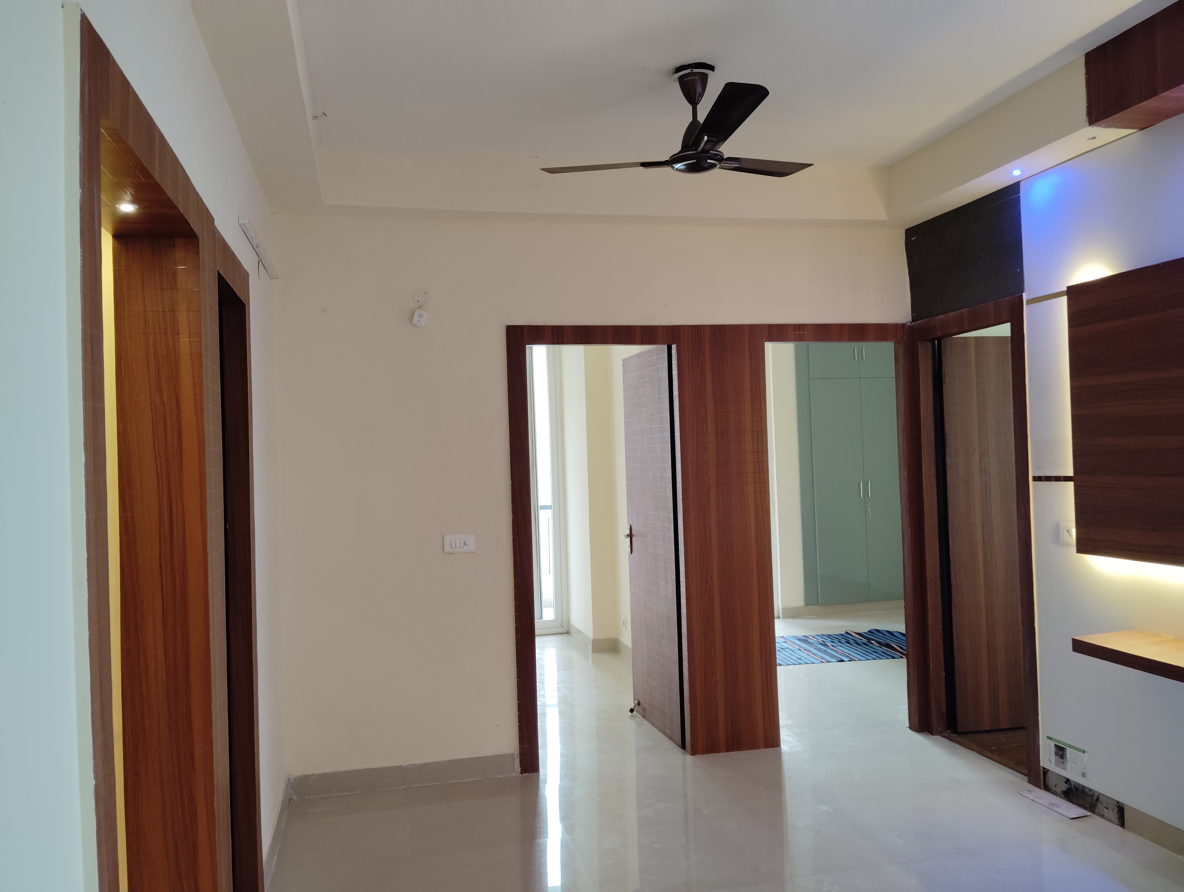 3 BHK + Extra Room Apartment For Rent in Amrapali Dream Valley